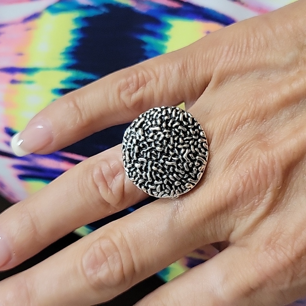 PEBBLE TEXTURE STATEMENT RING - Picture 5 of 7